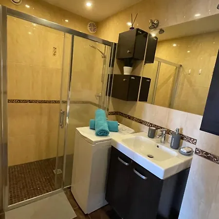 Home3city Plaza شقة